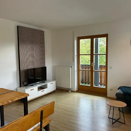 Gehobene Madera Campesina Hunderdorf